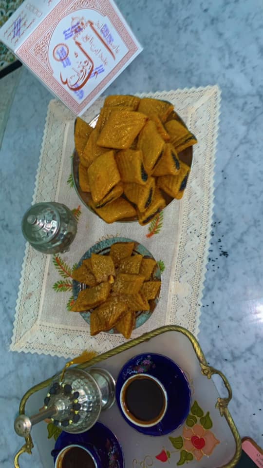Makroudh traditionnels dorés au miel